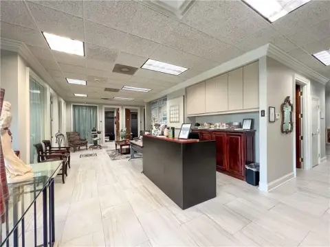 Versatile Office Space on Walnut