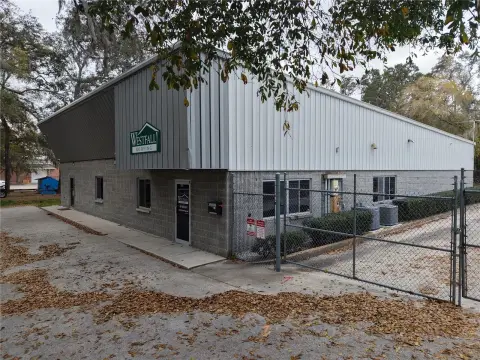 Versatile Industrial Warehouse in Orlando