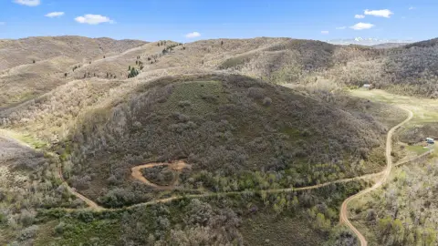 20 Acres of Mountain Paradise