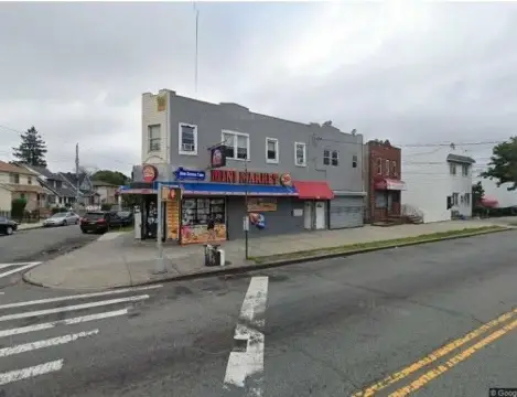 Quadplexes with On-Site Parking