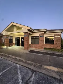 Professional Office Space in Springdale