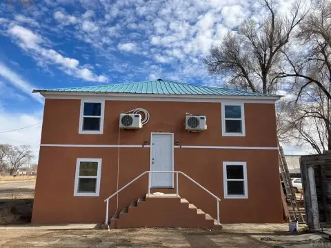 Remodeled Fourplex Near Downtown