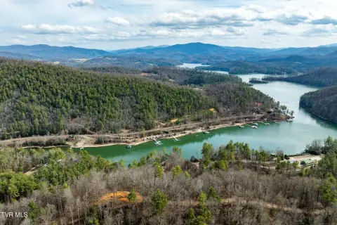 Lake View Acreage in Butler