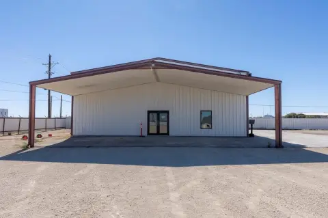 Versatile Commercial Property with Residence