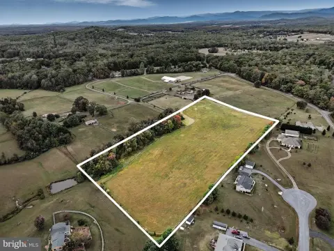 10+ Acre Estate Lot