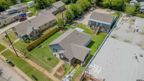 7-Unit Apartment Building