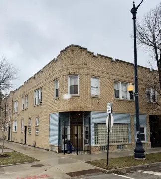6-Unit Apartment Building