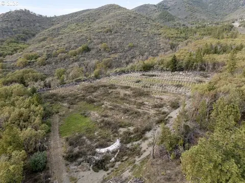Scenic Land in Applegate, Oregon