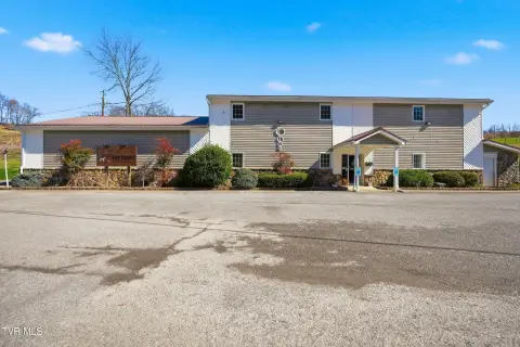 Veterinary Hospital on Highway 58