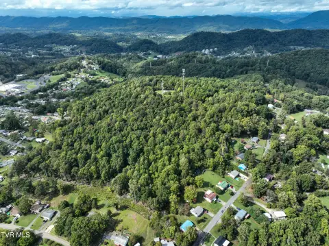 Versatile Acreage in Kingsport, TN