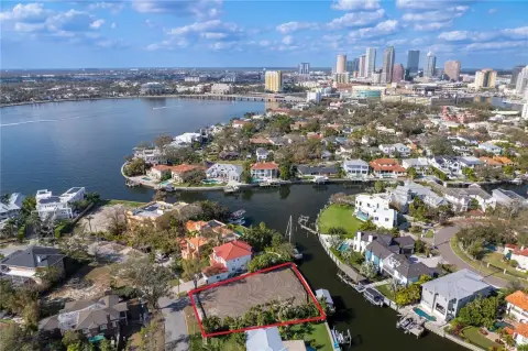 Waterfront Lot on Bahama Circle