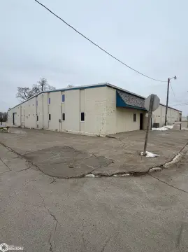 Office and Warehouse Facility Clarion