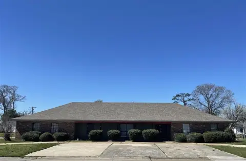 Versatile Property in Lake Charles