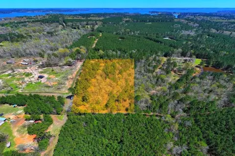 Unrestricted Waterfront Land