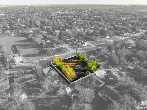 Residential Corner Lot in San Antonio