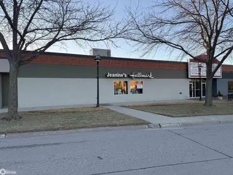 Retail Space with Flexible Layout