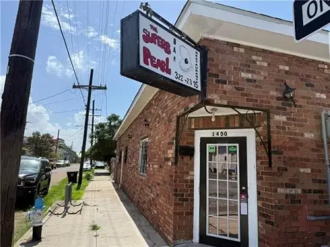 Corner Restaurant and Bar Building