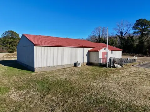 Commercial Property with Full Kitchen