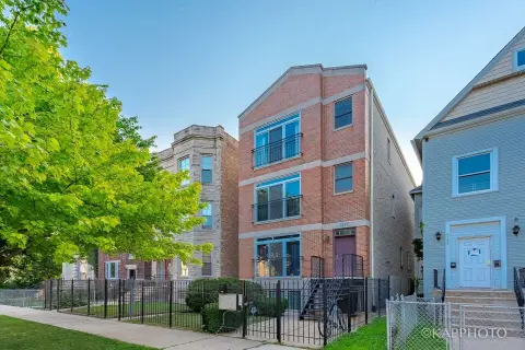 Legal 4-Unit Property, Chicago