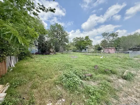 Duplex-Ready Lot in San Antonio