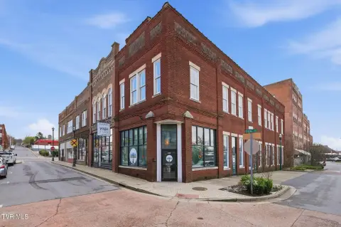 Prime Downtown Commercial Condo