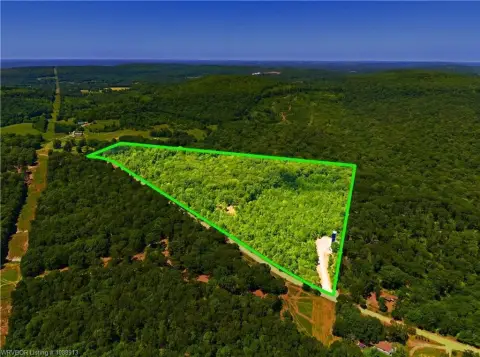 Land with Hunting and Recreation
