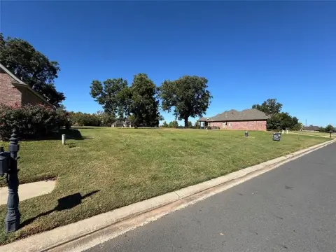 Residential Land in River Bluff