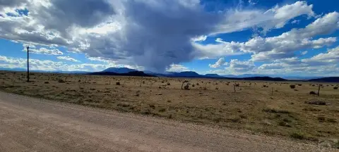 Colorado Land with Mountain Vistas