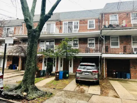 Two-Family Townhouse in Briarwood