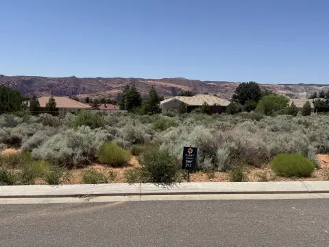 St George Land with Views