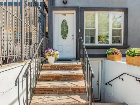 Renovated Two-Family Home in Edenwald