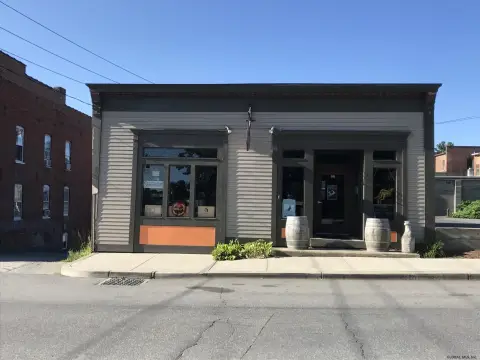 Coffee/Breasfast Restaurant Building