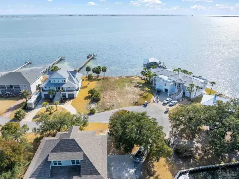 Soundfront Lot in Gulf Breeze