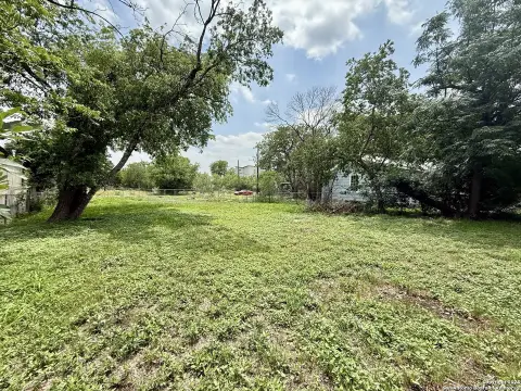 San Antonio Dual-Frontage Lot