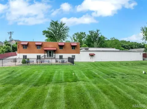 St. Louis Warehouse with Office