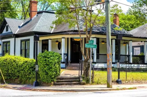 Corner-Lot Duplex with Two Units