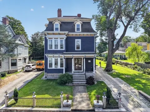 Well-Maintained Triplex with Bonus Space