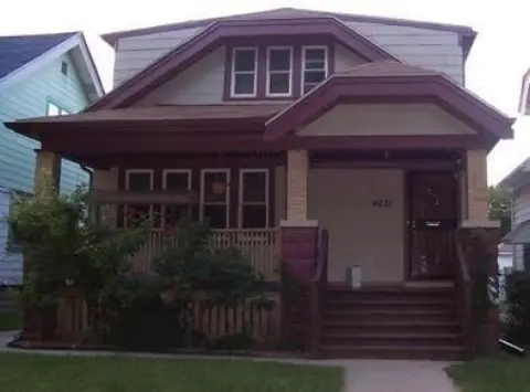 Milwaukee Duplex with Old Charm