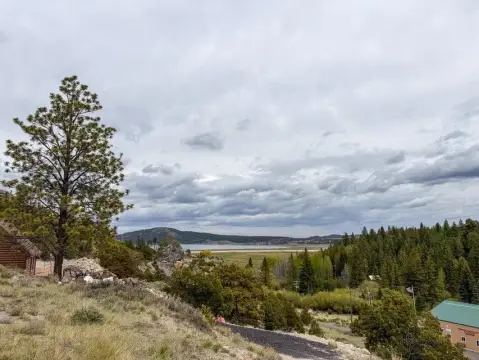 Panguitch Land with Lake Views