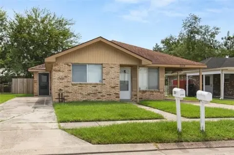 Updated Duplex with Fenced Yard