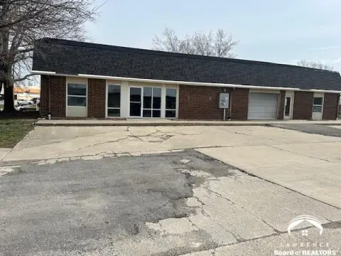 Lawrence Retail/Office Space For Sale