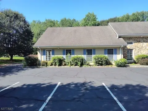 Prime Commercial Space in White