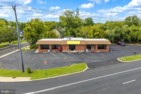 Retail Space with Pylon Sign