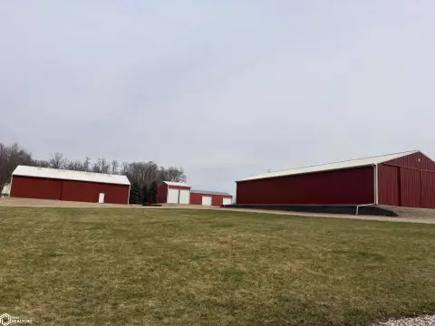 Three-Building Storage Warehouse Property