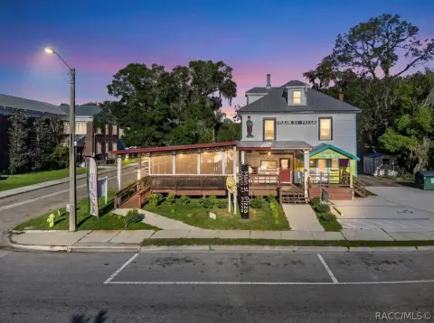 Hastings Restaurant & Mixed-Use Investment
