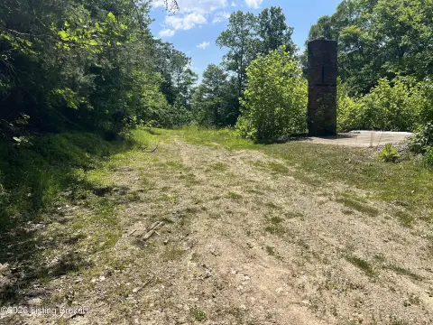 Residential Land in Private Setting