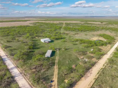 Texas Hunting Retreat with Barndominium