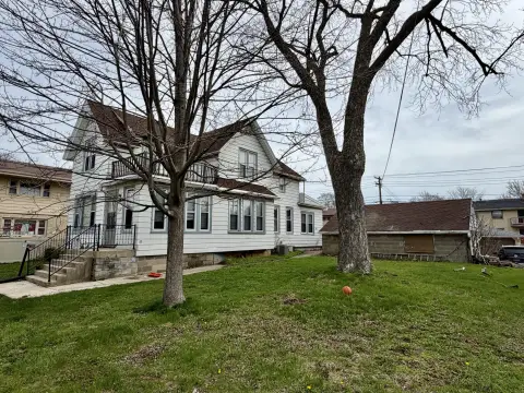 Well-Maintained Duplex in Milwaukee