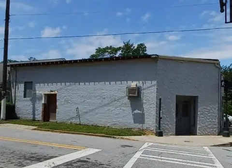 Shell Space on Busy Corner