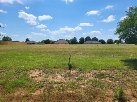 Residential Land in Headland, AL